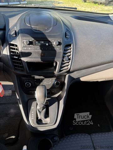 شاحنة صغيرة Ford Transit Connect
