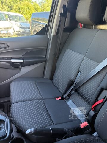 شاحنة صغيرة Ford Transit Connect