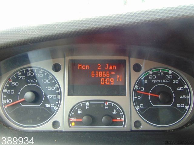 Transporter mit Koffer IVECO Daily 35 S 11 A / P Maxi Postkoffer REGALSYSTEM