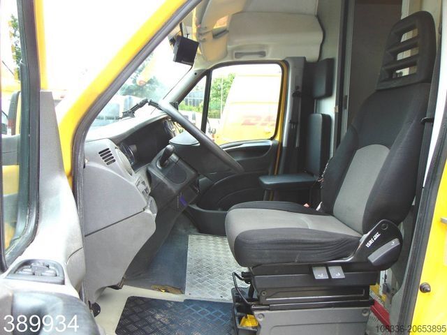 Transporter mit Koffer IVECO Daily 35 S 11 A / P Maxi Postkoffer REGALSYSTEM