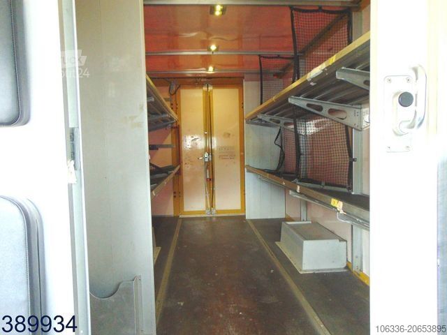 Transporter mit Koffer IVECO Daily 35 S 11 A / P Maxi Postkoffer REGALSYSTEM