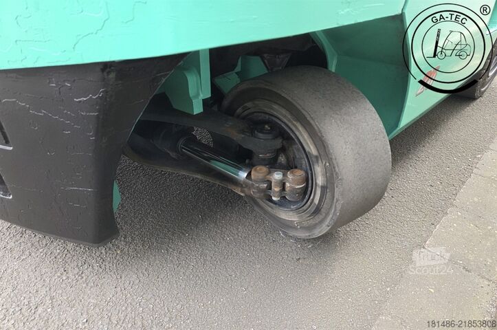 Chariot élévateur à fourche diesel Mitsubishi FD25N