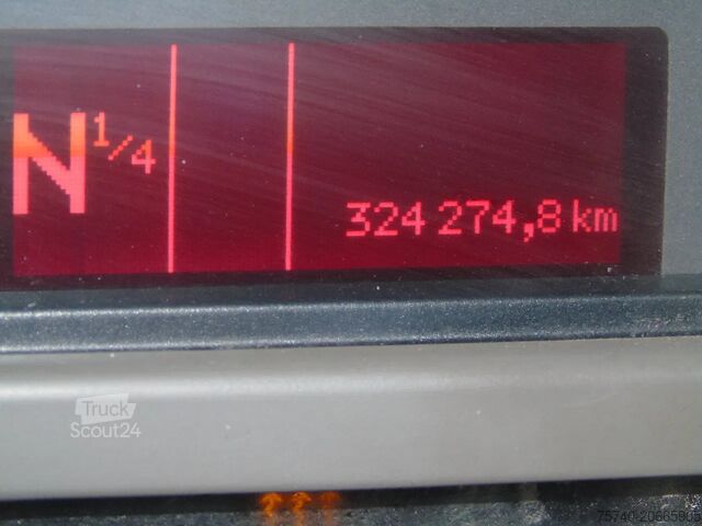 Kipper Renault Kerax 410DXI + 8X4 + MANUAL + SPRING