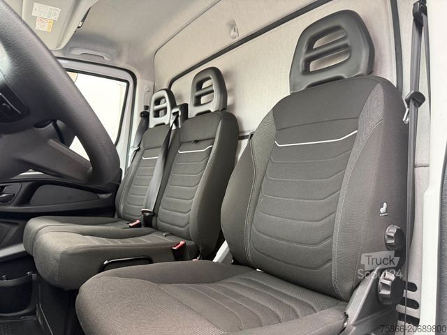 Camion de boissons IVECO 70C18H HI Duo Schwenkwandkoffer LBW 1,5to