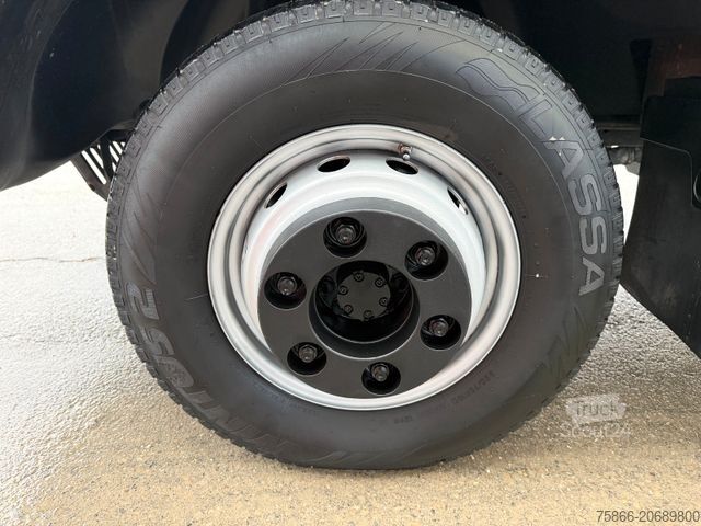 Camion de boissons IVECO 70C18H HI Duo Schwenkwandkoffer LBW 1,5to