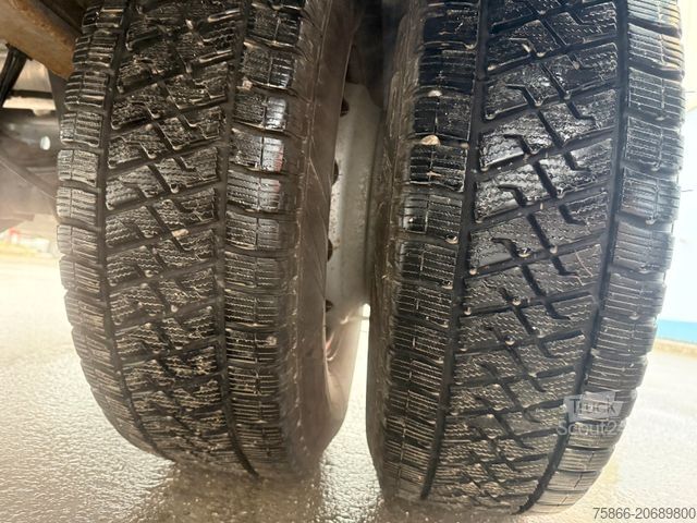 Camion de boissons IVECO 70C18H HI Duo Schwenkwandkoffer LBW 1,5to