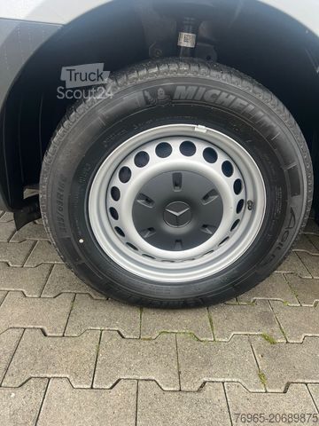 Panelová dodávka MERCEDES-BENZ Sprinter 314 AUTOMATIK NAVI TOTWINKEL KAMERA LED