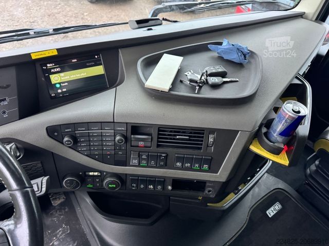 Standartinis vilkikas VOLVO FH16.650 6X4 SZM RETARDER *2018*