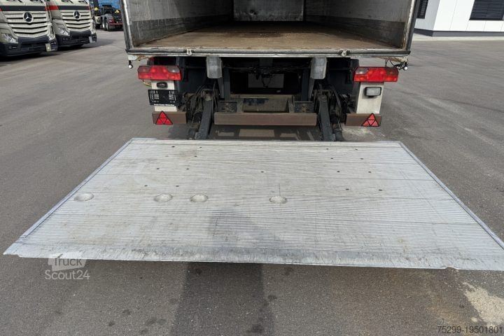 Kofferauflieger  HSA 21 Koffer mit Hebebühne / Swiss-Vehicle