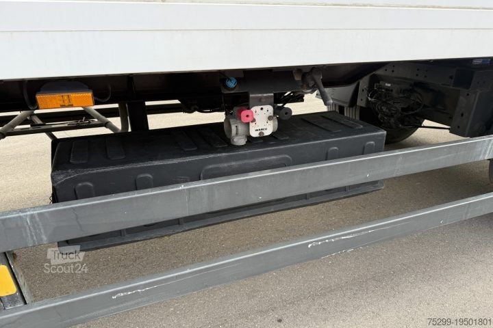 Kofferauflieger  HSA 21 Koffer mit Hebebühne / Swiss-Vehicle