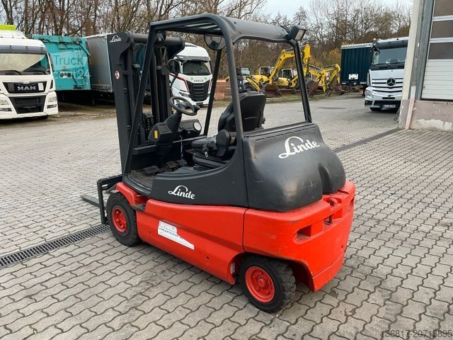 Voorlader vorkheftruck LINDE E30-02 Triplex Elektro Stapler 3.000kg Seitensch