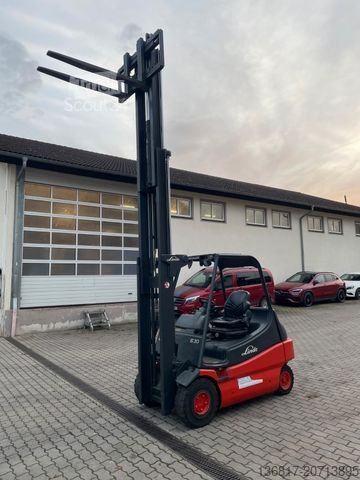 Voorlader vorkheftruck LINDE E30-02 Triplex Elektro Stapler 3.000kg Seitensch