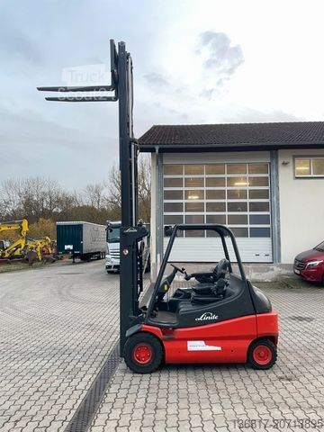 Voorlader vorkheftruck LINDE E30-02 Triplex Elektro Stapler 3.000kg Seitensch