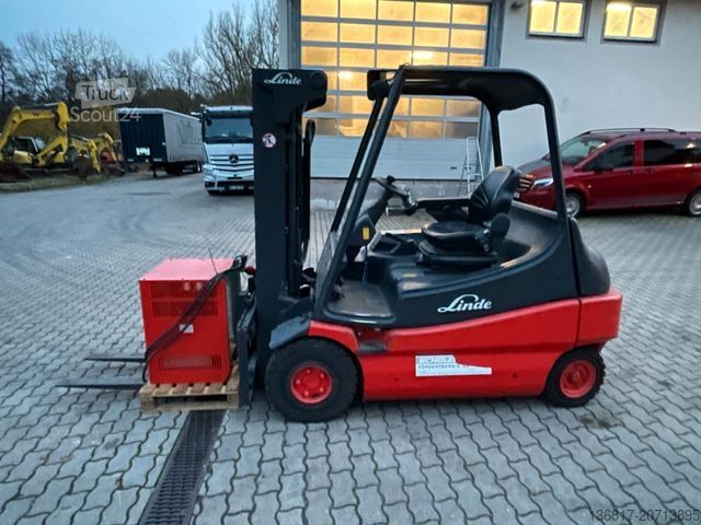 Voorlader vorkheftruck LINDE E30-02 Triplex Elektro Stapler 3.000kg Seitensch