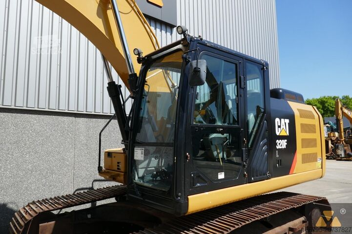 Excavadora sobre orugas Caterpillar 320FL
