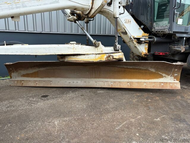 Grader New Holland F106.6/A