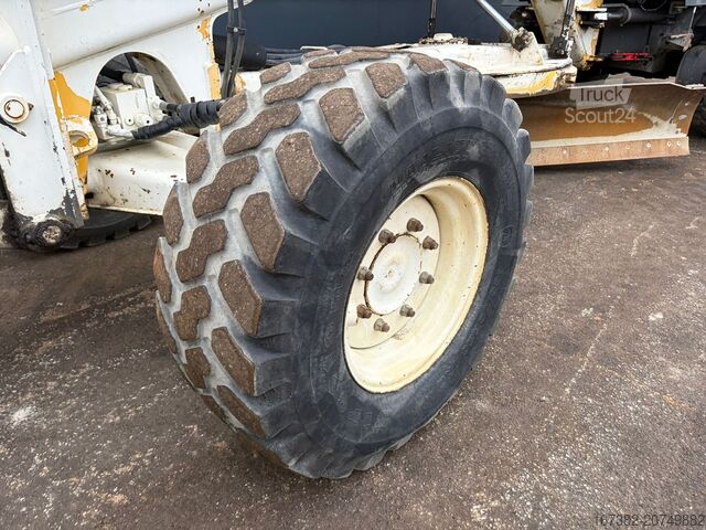 Grader New Holland F106.6/A