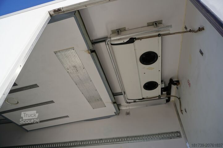 Saldētavas/izolācijas/saaukstuma/saaukstās apkalpošanas vitrīna Iveco Eurocargo 190-280L 19t E6 / ATP/FR