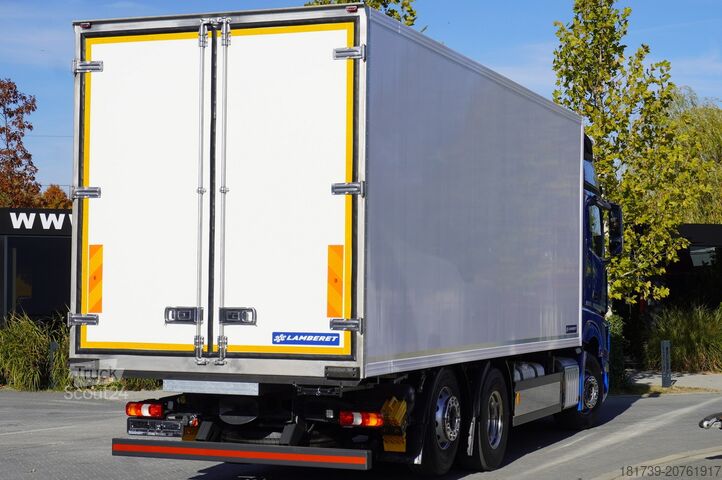 Refrižeratoru kravas automašīna Mercedes-Benz Actros 2548 E6 / GIGA / Cab Lounge chair