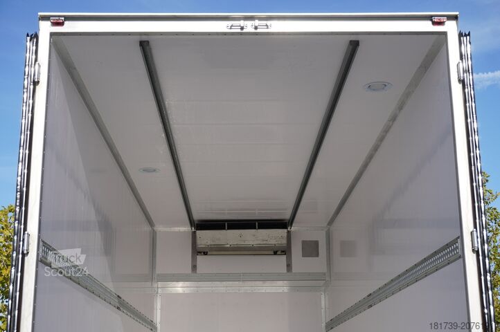 Refrižeratoru kravas automašīna Mercedes-Benz Actros 2548 E6 / GIGA / Cab Lounge chair