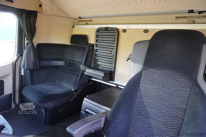 Refrižeratoru kravas automašīna Mercedes-Benz Actros 2548 E6 / GIGA / Cab Lounge chair