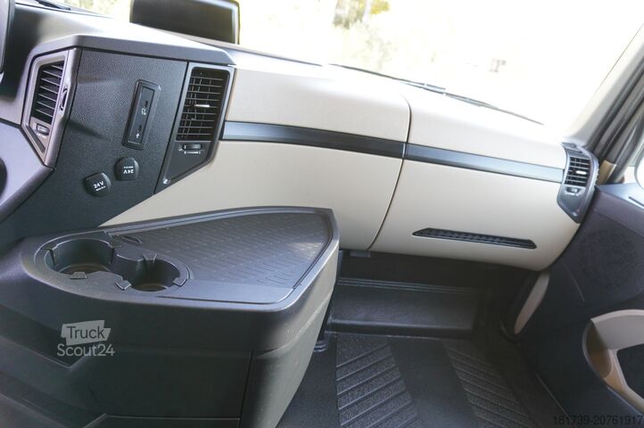 Refrižeratoru kravas automašīna Mercedes-Benz Actros 2548 E6 / GIGA / Cab Lounge chair