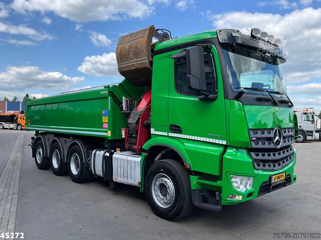 Kipper met kraan Mercedes-Benz Arocs 3743 8x4 Euro 6 HMF 19 Tonmeter Elektrisc...