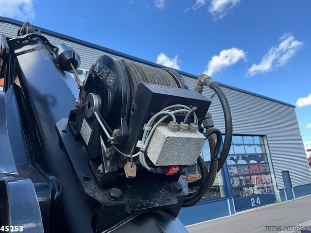 Standartinis-SZM Mercedes-Benz Arocs 3253 8x4 Hiab 105 Tonmeter laadkraan