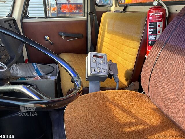 Strooiwagens Volvo N720 Schmidt Zoutstrooier Just 60.240 km!