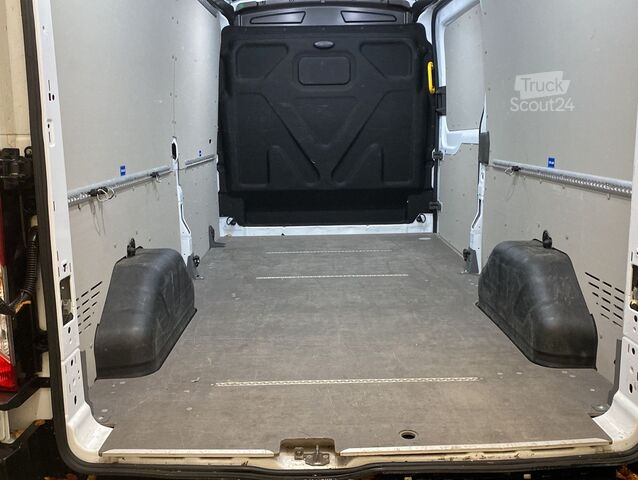 Panelová dodávka FORD Transit 350 L3H2 Trend*Navi*ACC*Kamera*DAB*