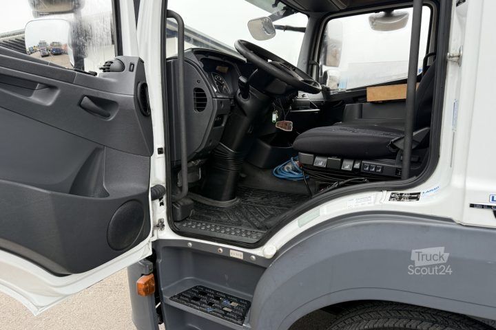 Kühlkoffer-LKW Mercedes-Benz Atego 1021 4x2 Kühlkoffer+HB / Swiss-Vehicle