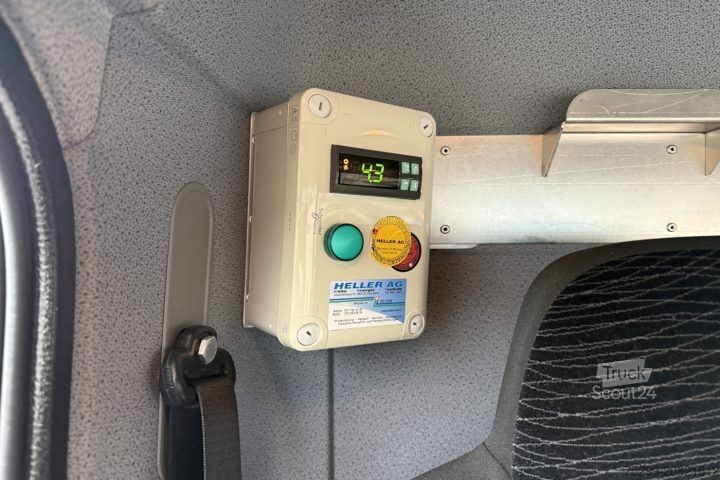 Kühlkoffer-LKW Mercedes-Benz Atego 1021 4x2 Kühlkoffer+HB / Swiss-Vehicle