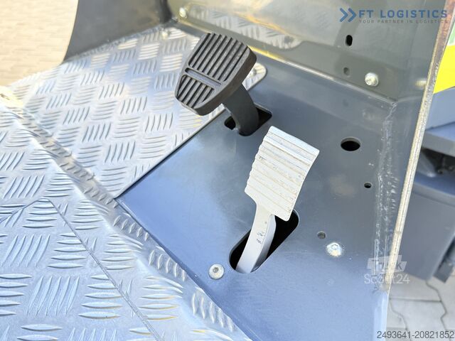 вузькопроходний навантажувач Combilift AISLE MASTER TRIPLEX 8500 FREE LIFT TOP1