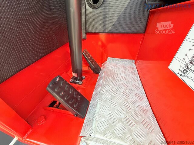 чотири-напрямний навантажувач Combilift C8000 GAS TRIPLEX 8300 WIDE POSITIONER