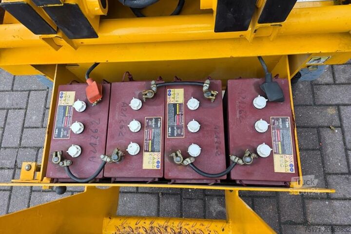 Scherenhebebühne Haulotte Compact 12 Electric, 12m Working Height, 300kg Cap