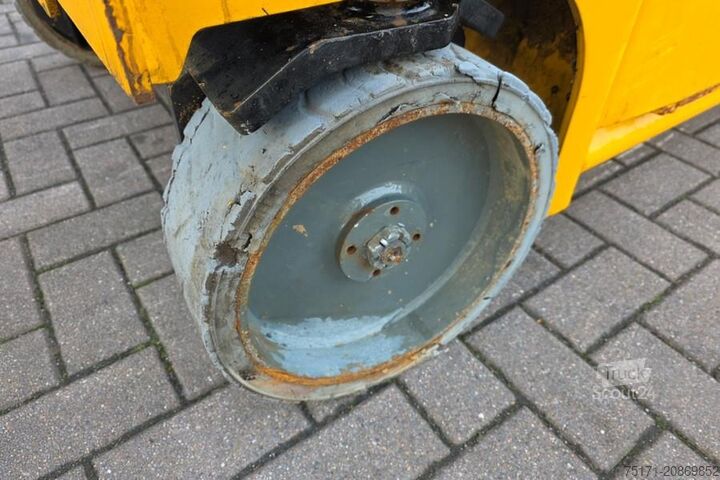 Scherenhebebühne Haulotte Compact 12 Electric, 12m Working Height, 300kg Cap