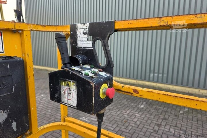 Scherenhebebühne Haulotte Compact 8 As-Is, Electric, 8.2m Working Height, 35