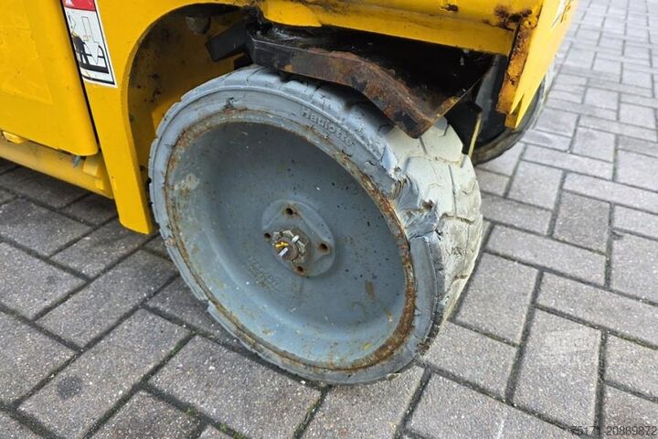 Scherenhebebühne Haulotte Compact 8 Electric, 8.2m Working Height, 350kg Cap