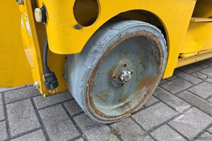 Scherenhebebühne Haulotte Compact 8 Electric, 8.2m Working Height, 350kg Cap