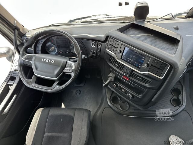 Vakio vetoauto IVECO S-WAY 530