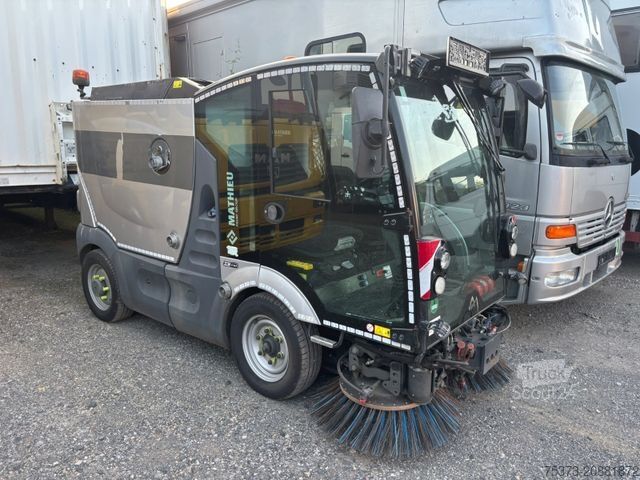 Cestný zametací stroj  Mathieu MC 210 Azura Flex