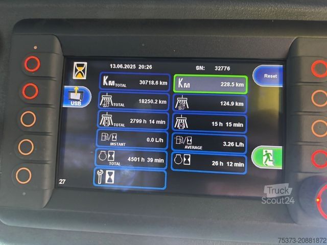 Cestný zametací stroj  Mathieu MC 210 Azura Flex