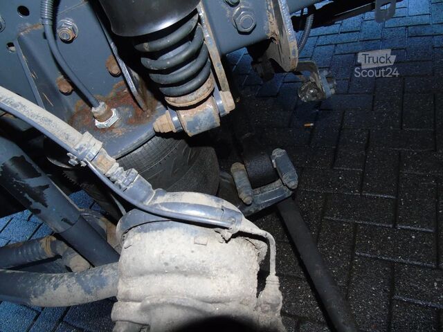 Bőrönd Mercedes-Benz Atego 1218 + LOADLIFT + EURO 6