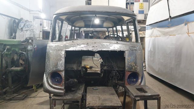 Микробус MERCEDES-BENZ Vorgänger Sprinter O 319 Samba mit Faltdach AC