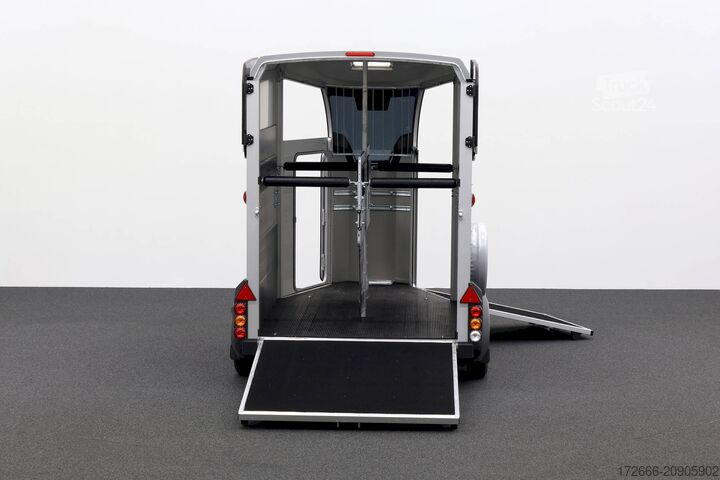 Remorque de transport de chevaux Ifor Williams IFOR WILLIAMS HBX 506 | SILBER +FRONTAUSTIEG RECHTS +POLSTER +3.BREMSLEUCHTE
