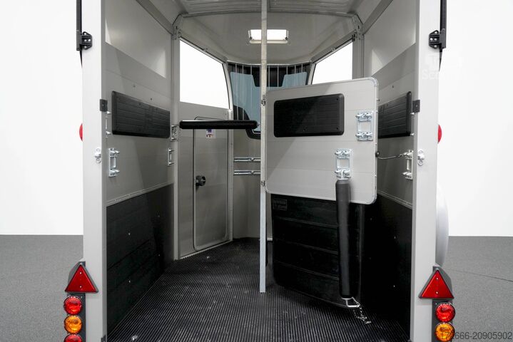 Remorque de transport de chevaux Ifor Williams IFOR WILLIAMS HBX 506 | SILBER +FRONTAUSTIEG RECHTS +POLSTER +3.BREMSLEUCHTE