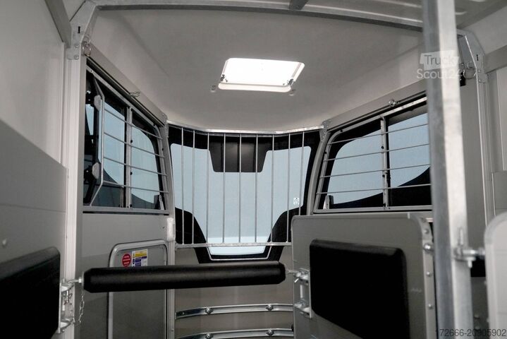 Remorque de transport de chevaux Ifor Williams IFOR WILLIAMS HBX 506 | SILBER +FRONTAUSTIEG RECHTS +POLSTER +3.BREMSLEUCHTE