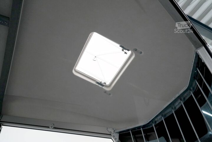 Remorque de transport de chevaux Ifor Williams IFOR WILLIAMS HBX 506 | SILBER +FRONTAUSTIEG RECHTS +POLSTER +3.BREMSLEUCHTE