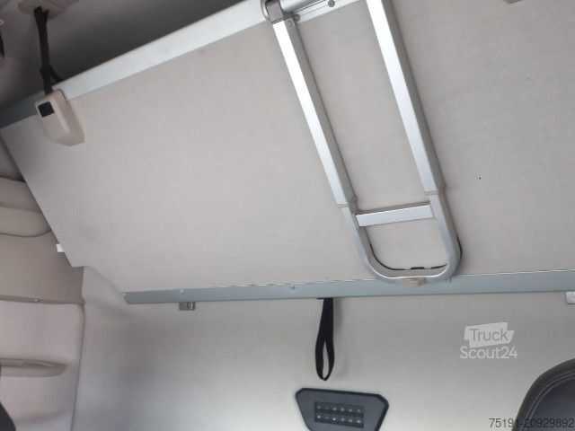 Standard nyergesvontató IVECO AS440S46T/P 2LNG