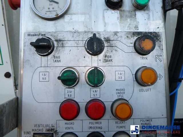 Sugekøretøj Scania P124-420 6x2 vacuum tank 10.5 m3